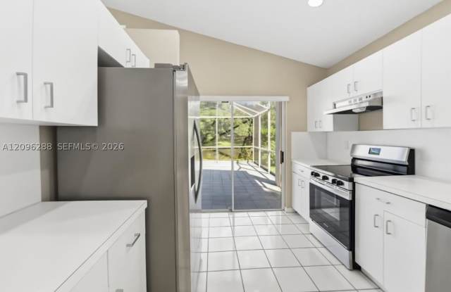 164 E Bayridge Gallery 2