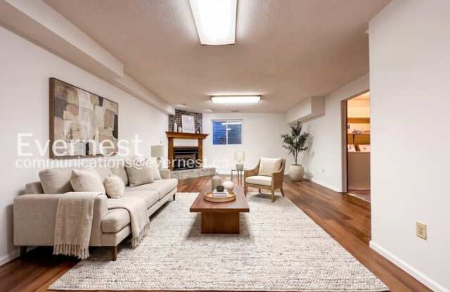 5042 East 112th Place Gallery 3