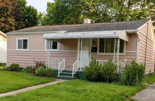 1131 Rambling Road Gallery 1