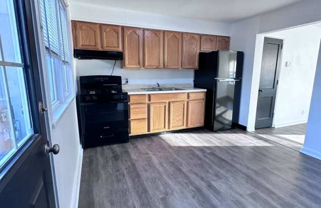 Cozy 3-Bedroom Townhouse in Midland, PA! photos photos