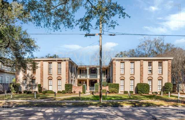 Charming 2 bedroom, 1.5 bathroom Apartment in Midtown! Gallery 4