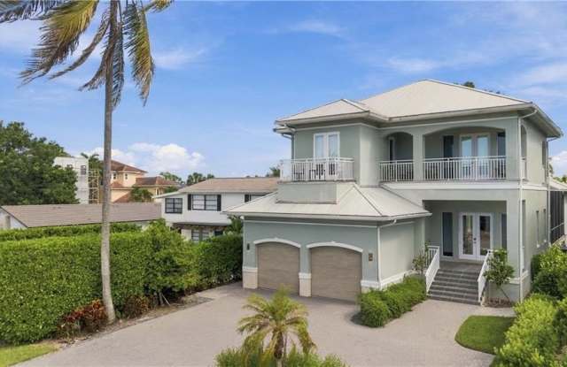 9242 Vanderbilt Dr Gallery 1