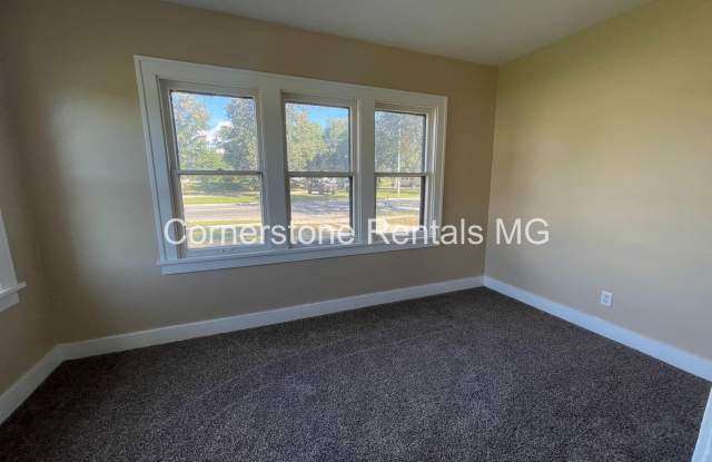 Remodeled 3-Bedroom Home with Spacious Yard in Valley City Gallery 1