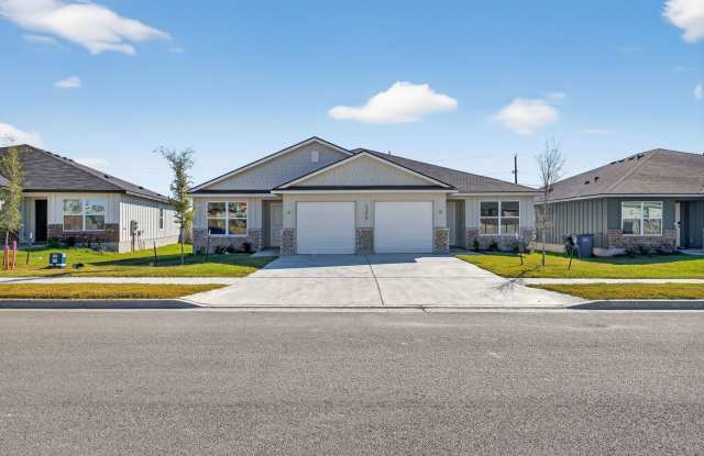 Charming 3BR Duplex in Copperas Cove Gallery 1