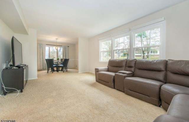 58 Queen Anne Drive Gallery 4