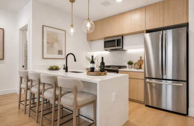 651 38th St photos photos