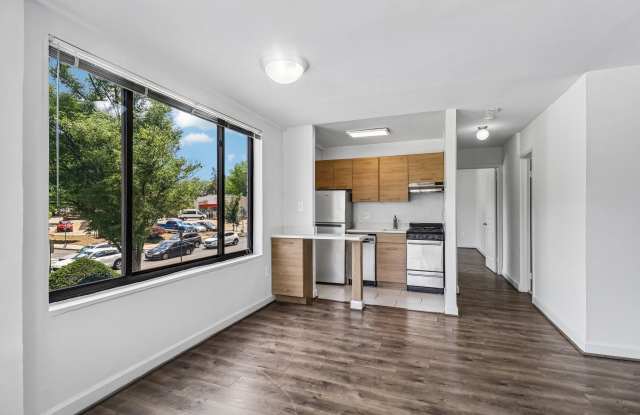 5100 Connecticut Avenue Gallery 2