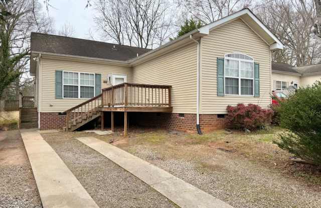Statesville Downtown - 3BR/2BA photos photos