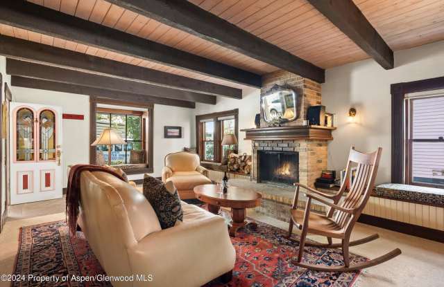 214 W Hyman Avenue photos photos