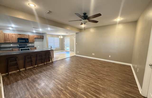14611 Silver Oaks Loop Gallery 2