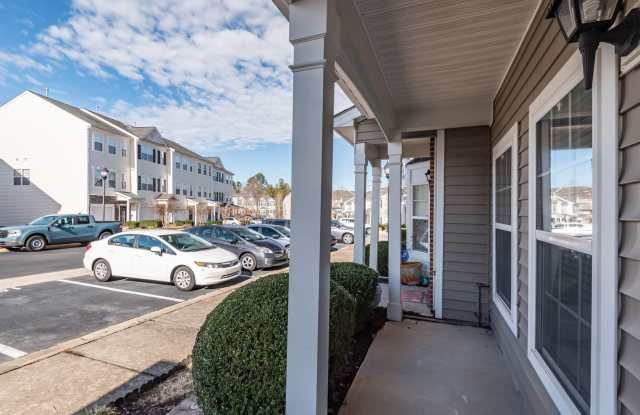 Two Bedroom Durham Townhouse: Available August 7th Gallery 4