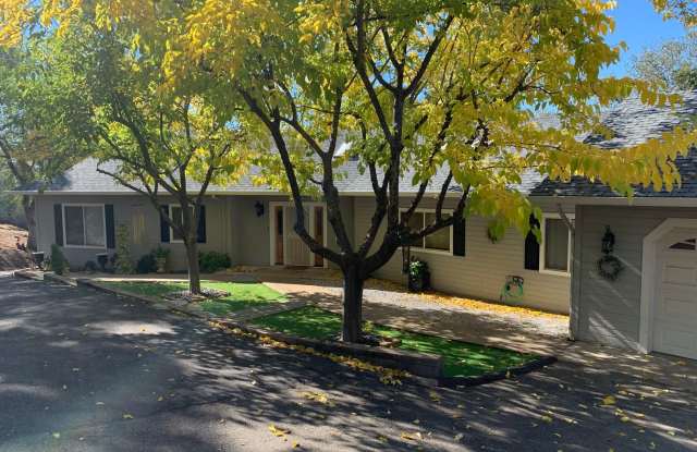 Beautiful Home Located In Lambert Lake Estates! Gallery 3