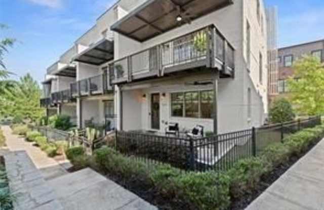 1910 Bay Line Lane NW Gallery 2