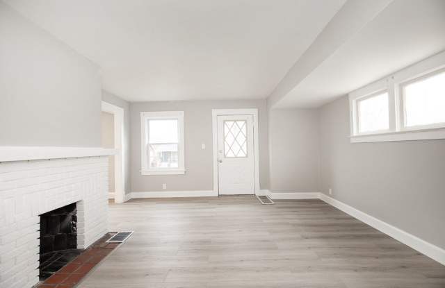 3-BED, 1 BATH BEAUTIFUL SINGLE- FAMILY HOME IN MAPLE HEIGHTS! photos photos
