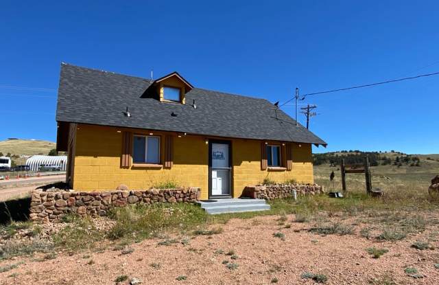 Charming 1 bed 1 bath Outside of Downtown Cripple Creek Gallery 1