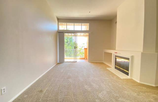 2101 Ladrillo Aisle Gallery 3