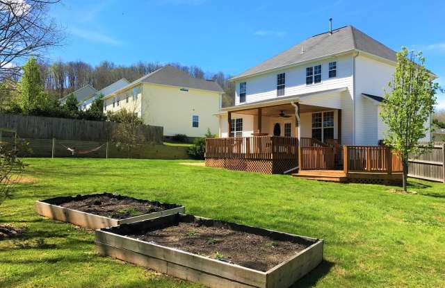 Great Family Home - Fenced Backyard - Garage! Gallery 3