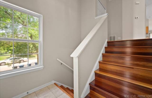 2402 Wilton Lane Gallery 2
