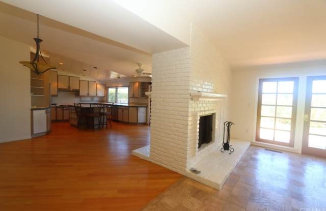 5867 Finecrest Drive Gallery 2