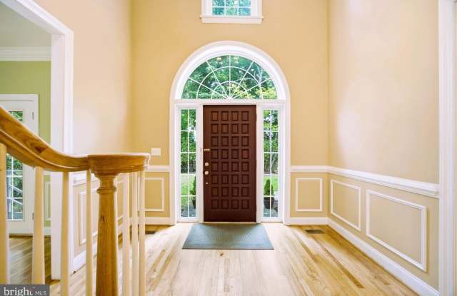 5818 BRADLEY Boulevard Gallery 4