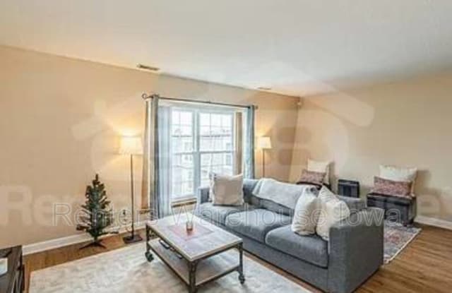 1100 E 6th St - 1100 East 6th Street, Des Moines, IA 50316