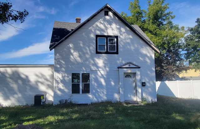 131 West Sauk Trail Gallery 1