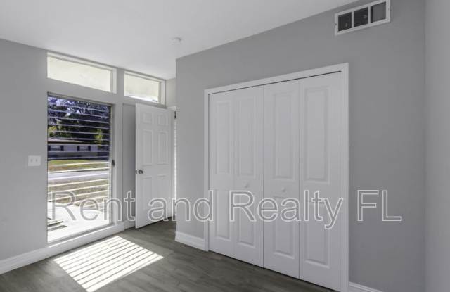 3504 East Knollwood Street Gallery 4
