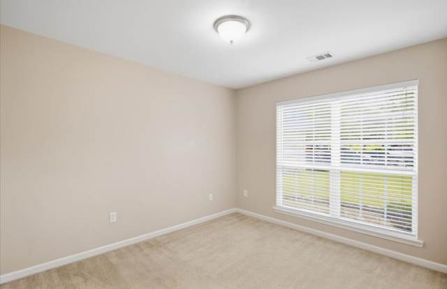 Spacious 3BR-2BA Pet-Friendly Home - Single-Story Living - Convenient Savannah Location Gallery 4