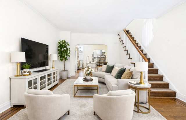 GORGEOUS 4 BEDROOM UNIVERSITY CITY/SPRUCE HILL TOWNHOUSE WITH GARAGE + EXTRA PARKING SPOT photos photos