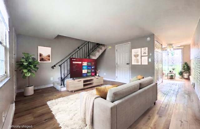 Newly Remodeled 2 Bed 1 & 1/2 bath Townhome photos photos
