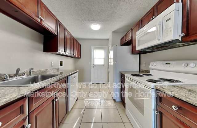 681 W Rosewood Ln Gallery 2
