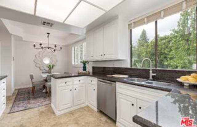 5625 Cambridge Way Gallery 2