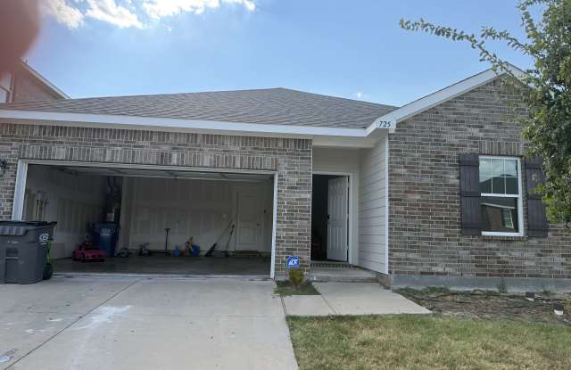 725 Yorkshire Dr Gallery 2