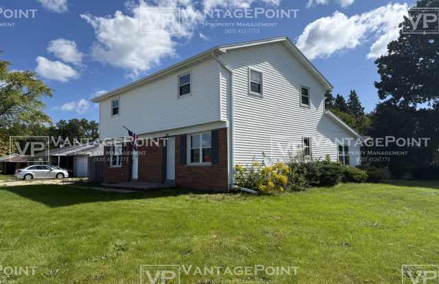 242 North Taylor Street - 242 North Taylor Street, Green Bay, WI 54303