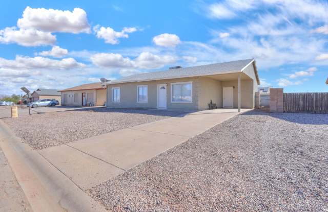 3 Bedroom House with large yard Arizona City Gallery 3