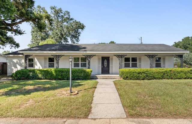Midtown Charm with Modern Updates and Timeless Character! Gallery 1