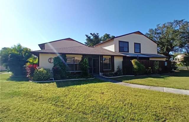 628 SE 12th Court unit: 37 photos photos