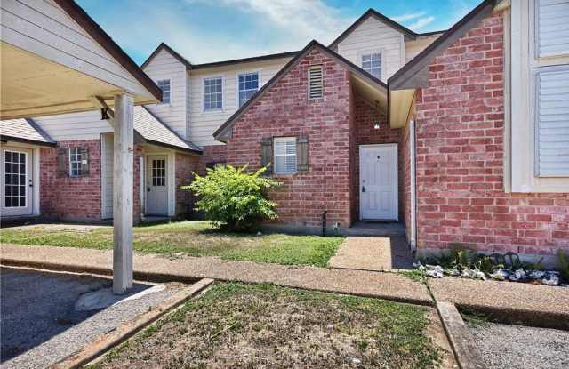 1001 Bayview Boulevard - 1001 West Bayview Boulevard, Portland, TX 78374