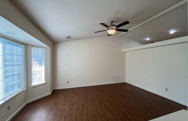 East Redding 3 Bed and 2 Bath Gallery 4