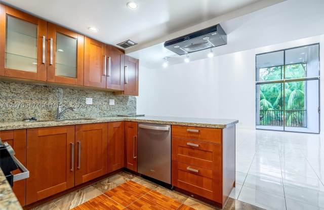 20347 W Country Club Dr Gallery 3