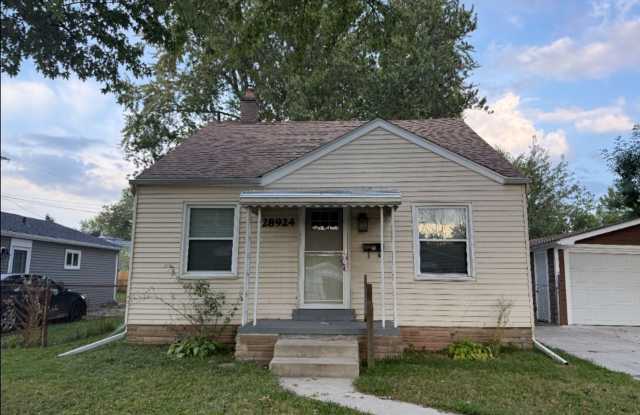 Charming 3 bedroom bungalow freshly updated photos photos