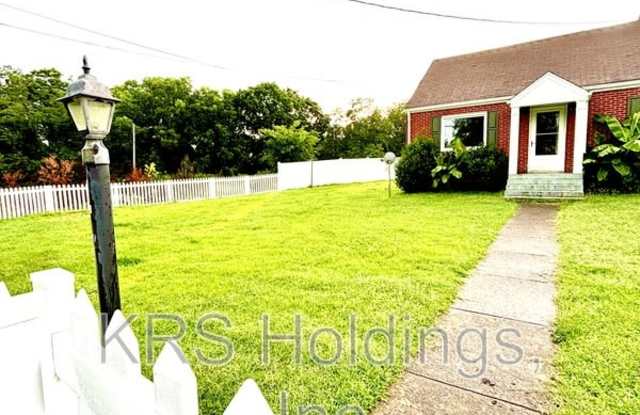 107 Golf Dr photos photos