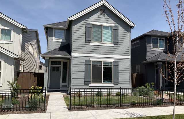 Beautiful home with great community amenities in Redmond!  A/C! photos photos