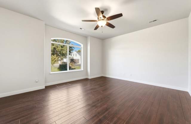 18 Sterling Ln Gallery 2