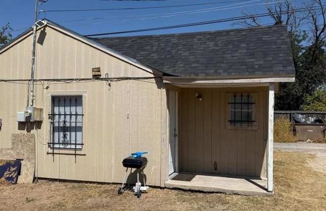 1912 N Alleghaney Ave - 1912 North Alleghaney Avenue, Odessa, TX 79761