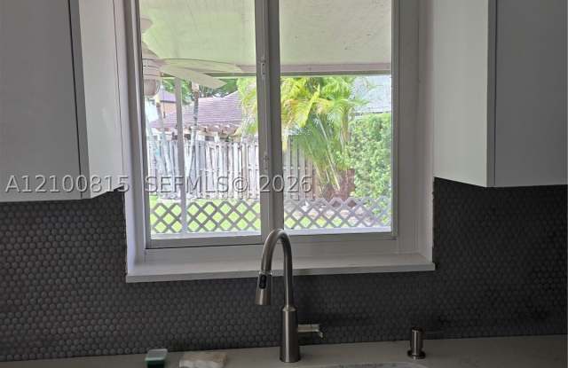 8120 SW 148th Ct Gallery 4