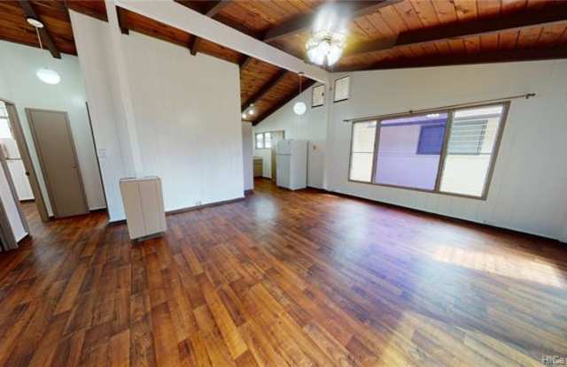 630 Hooiki Street Gallery 4