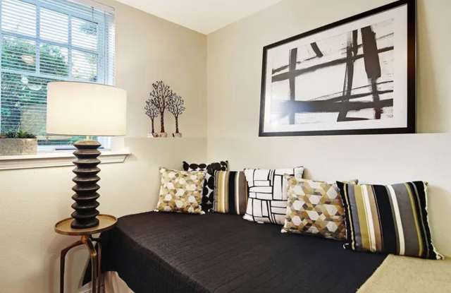 Cozy Studios in the U District photos photos