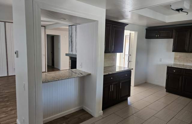 4958 Park Place Gallery 3