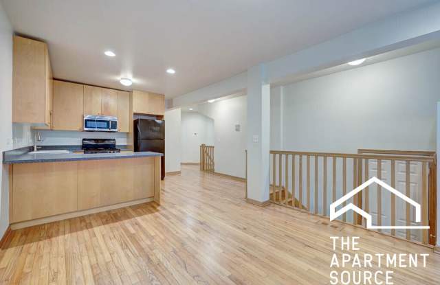 1446 N Leavitt St photos photos